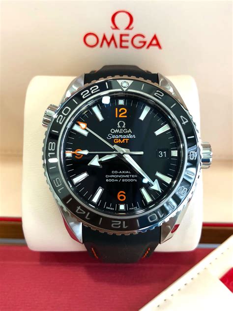 Seamaster Planet Ocean 600M 37.5 mm, steel on rubber strap